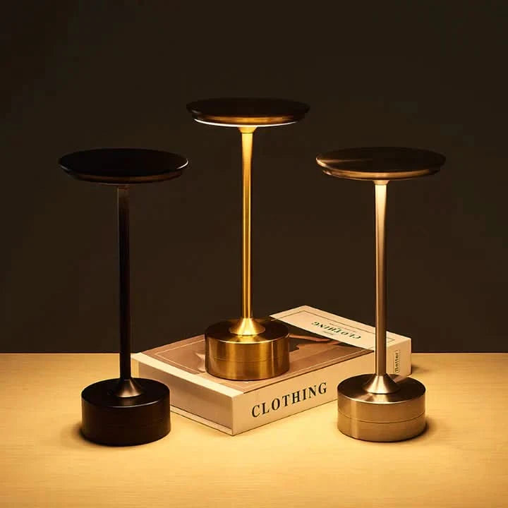 Lampada LED wireless dal design elegante e tattile 